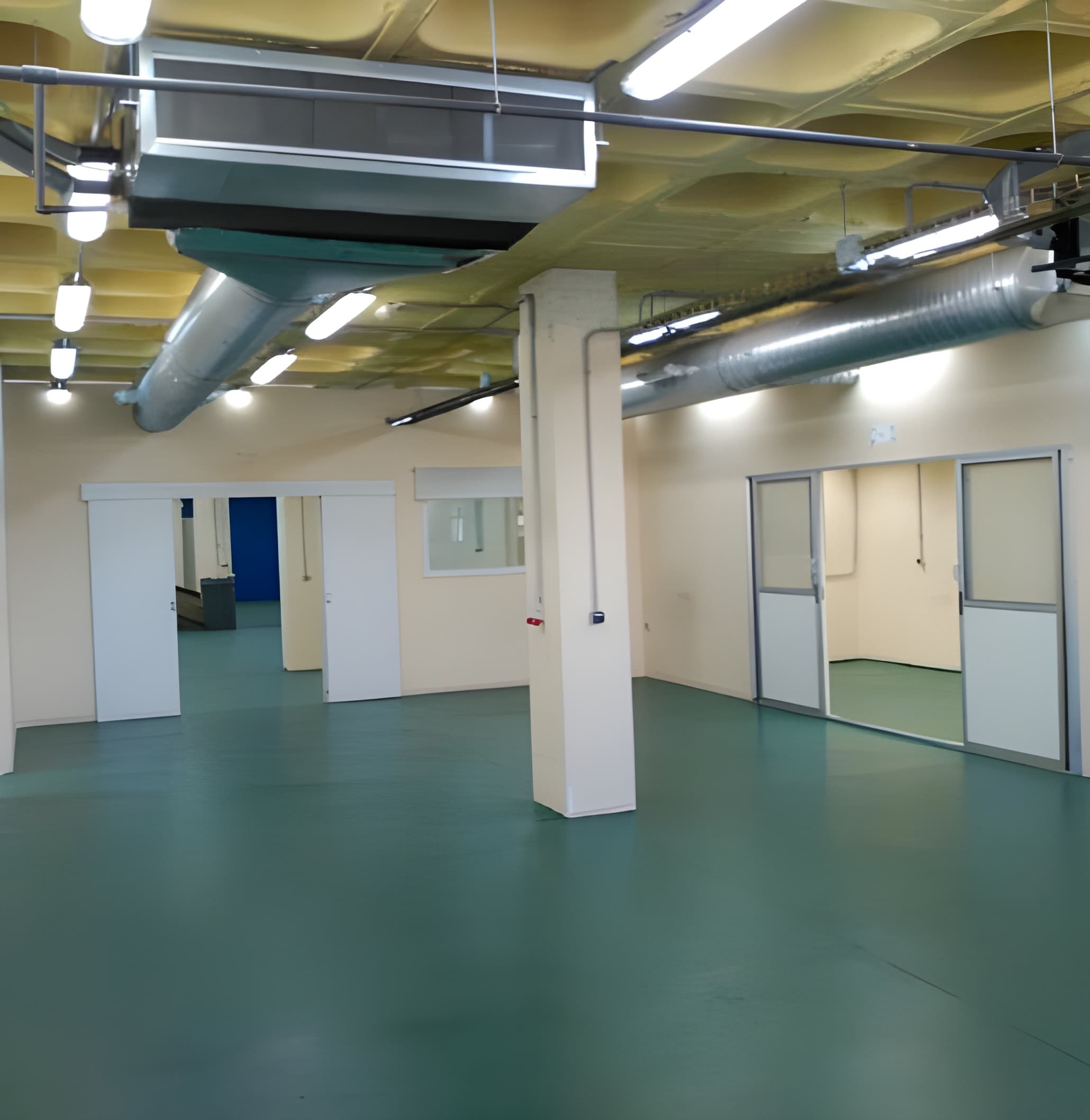 Oficina-nave 500 m² en venta — Tomás Redondo 2