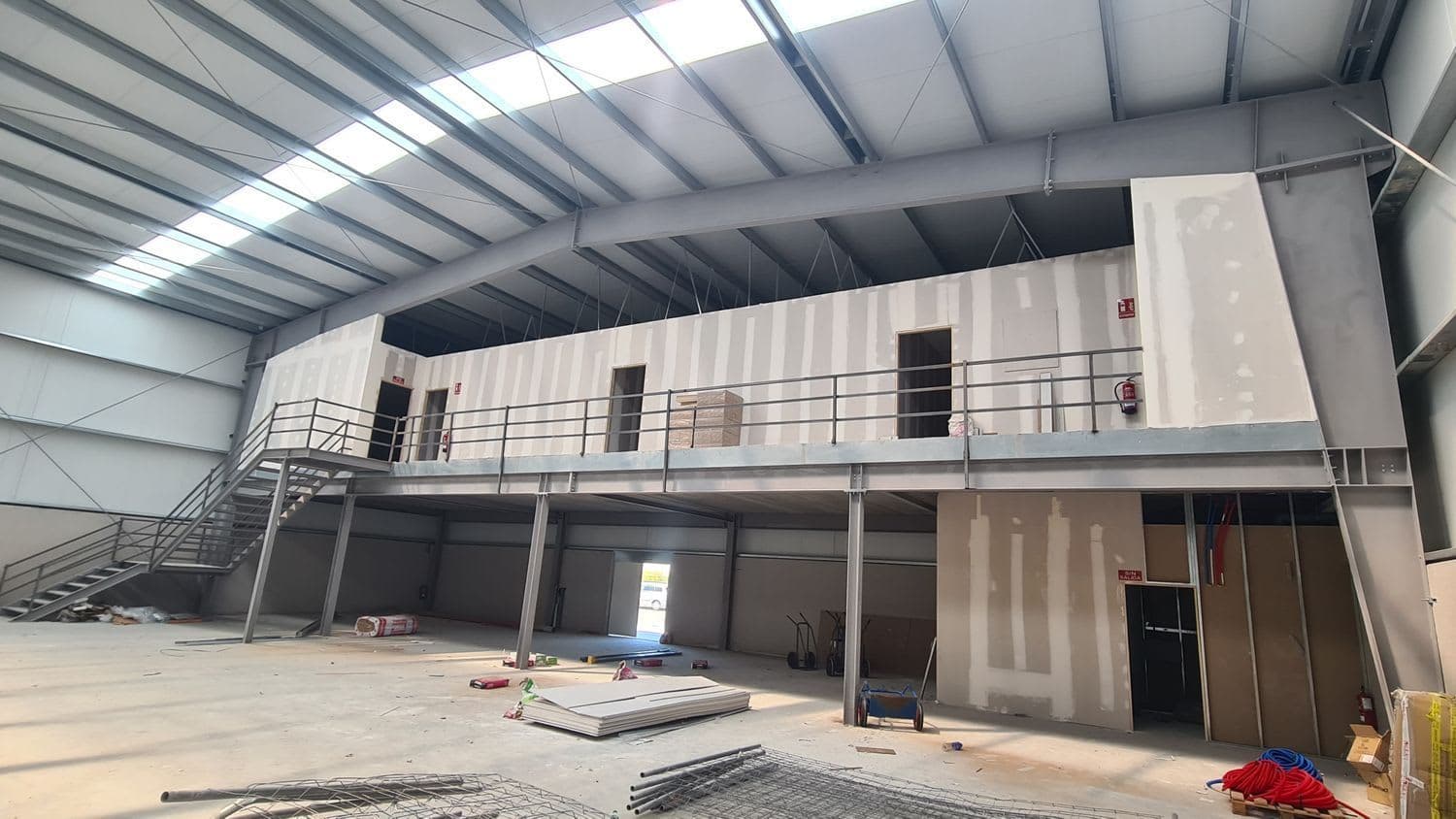 Nave industrial en Loeches