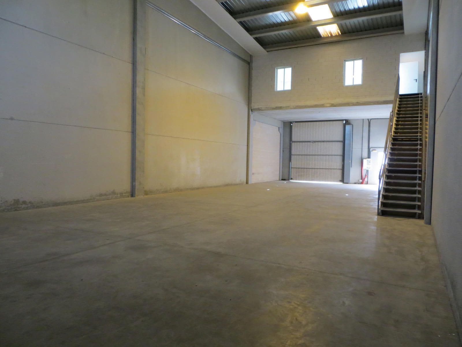Nave industrial en Alcalá de Henares