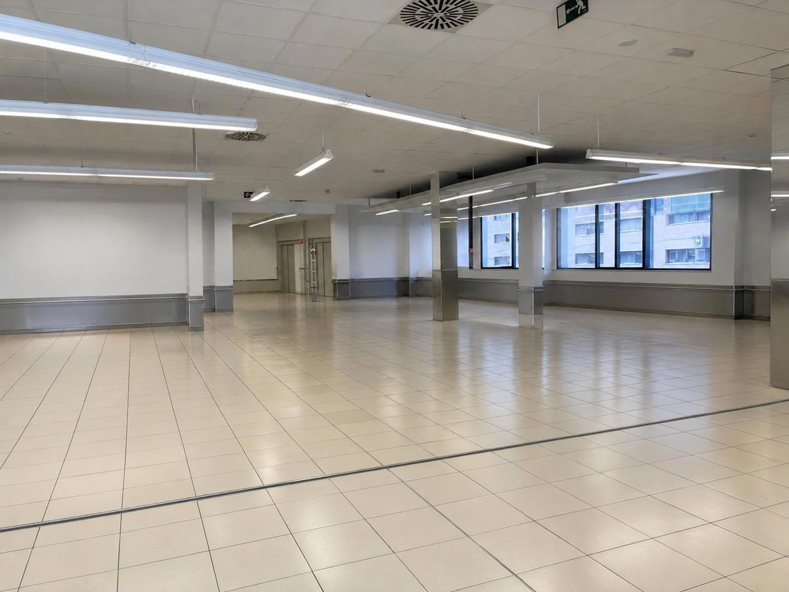 Nave comercial en San Sebastián de Los Reyes