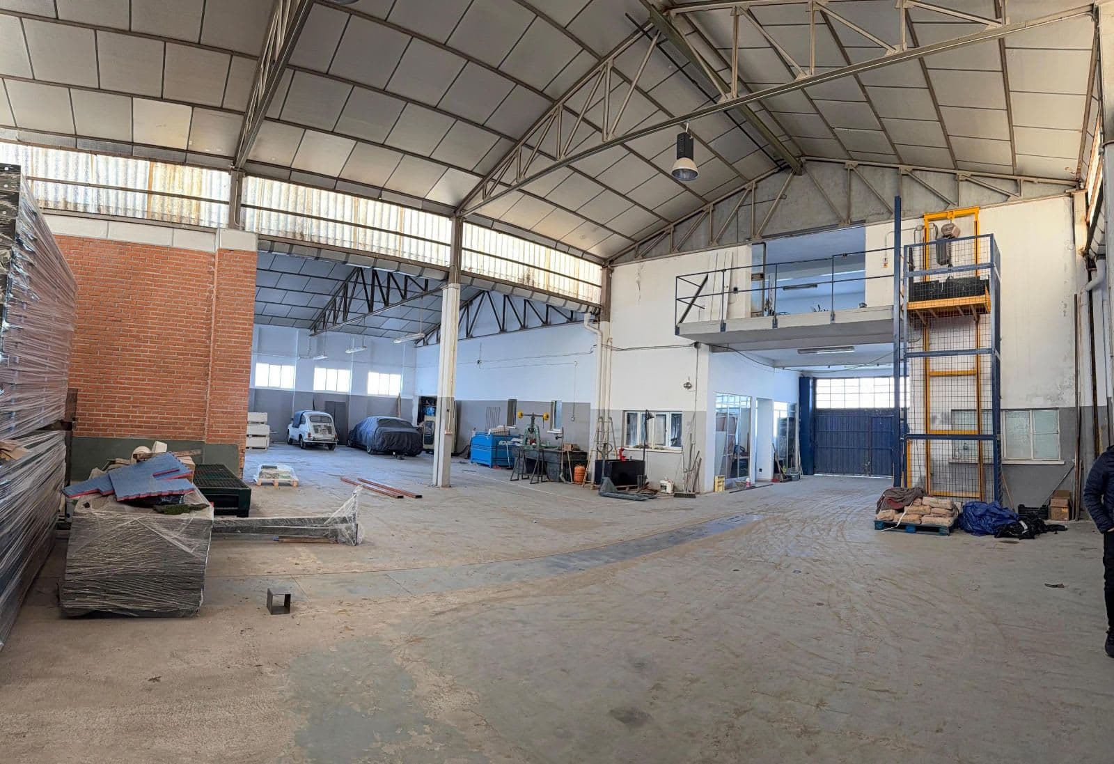Nave industrial en Alcalá de Henares
